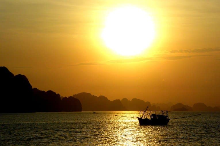 Bai Tu Long Bay