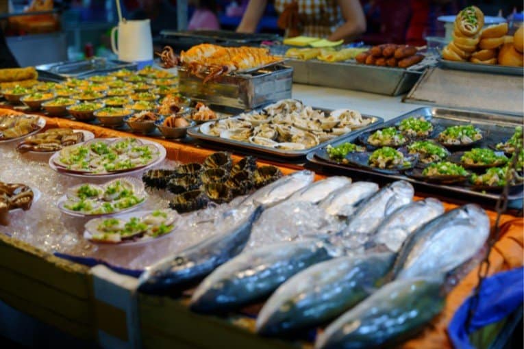 Dinh Cau Night Market (Duong Dong Market)