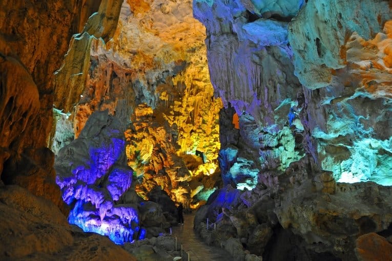 Thien Ha Cave