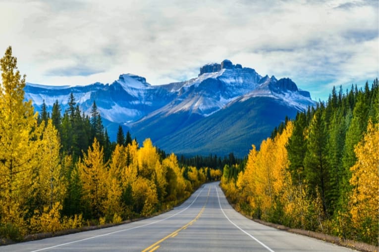 canada solo travelers guide