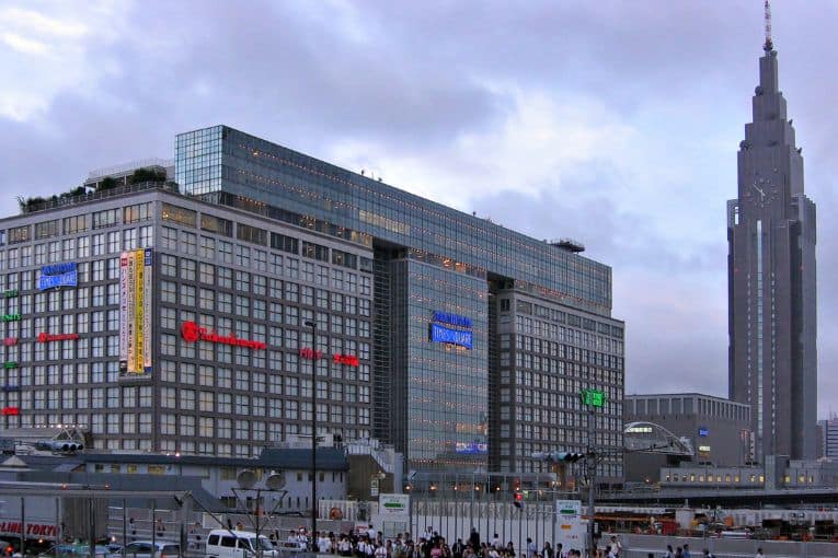 shinjuku takashimaya times square