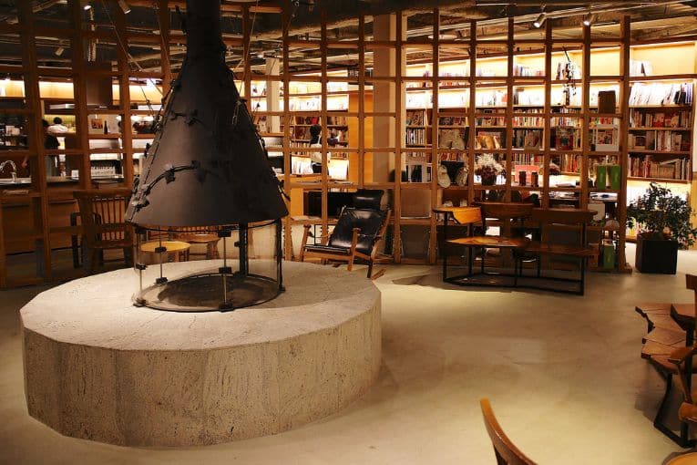 hakodate tsutaya books