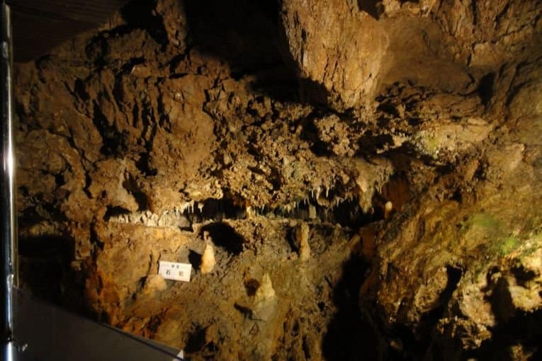 hida great limestone cave and ohashi collection kan museum