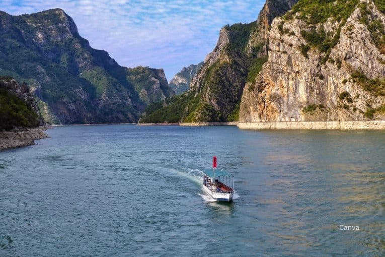 lake koman