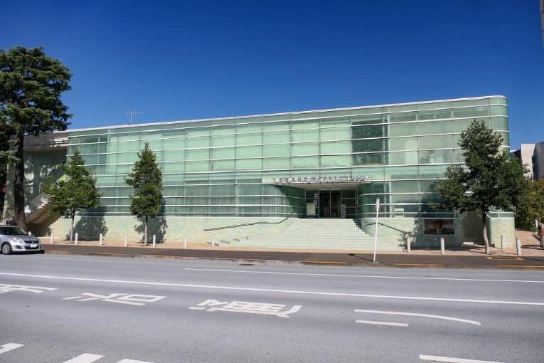 meiji jingu gaien ice skating rink