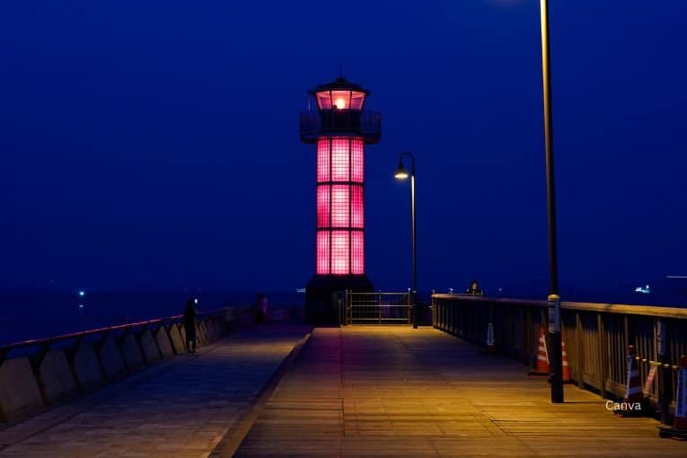 tamamo breakwater lighthouse